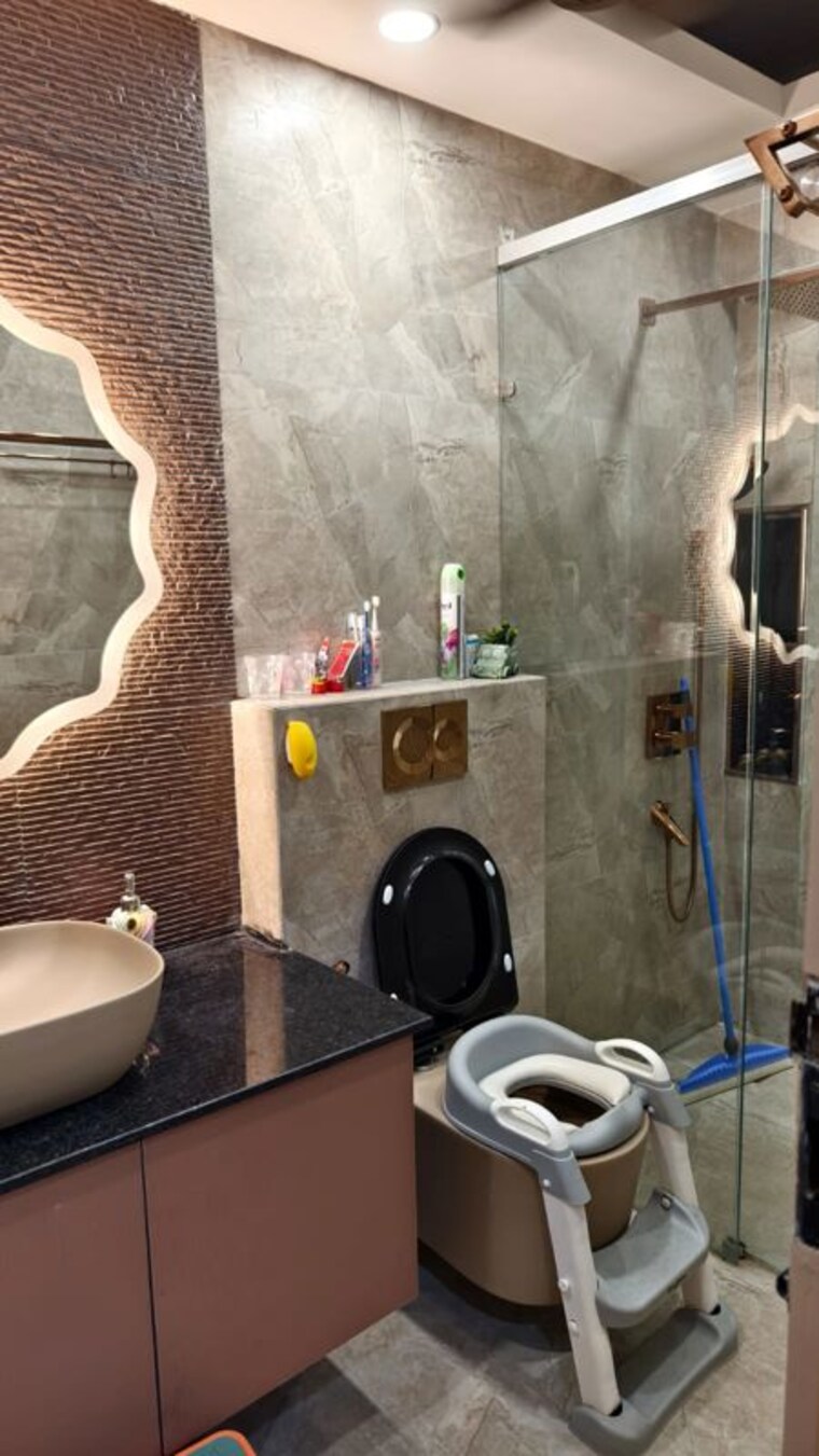 Bathroom, prateek-grand-begonia 3.5 Bedroom 1795 Sq.Ft. Apartment In Siddharth Vihar Ghaziabad 10768984