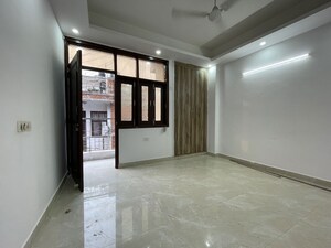Room in 1 BHK Builder Floor at Neb Sarai – for Rent