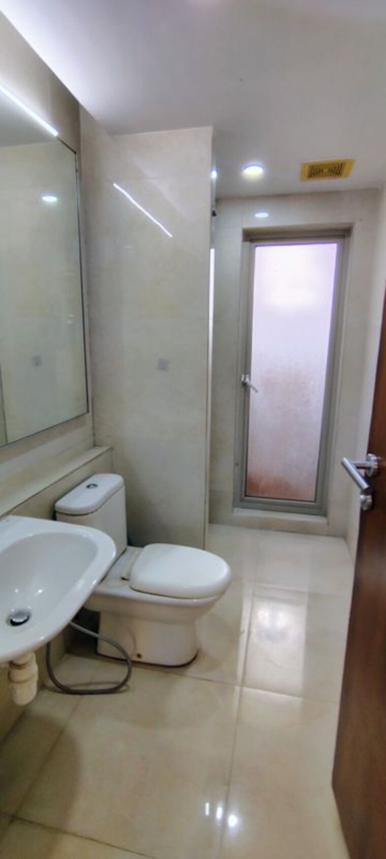 Bathroom, hiranandani-estate-rodas-enclave 3 Bedroom 1152 Sq.Ft. Apartment In Ghodbunder Road Thane 10769014
