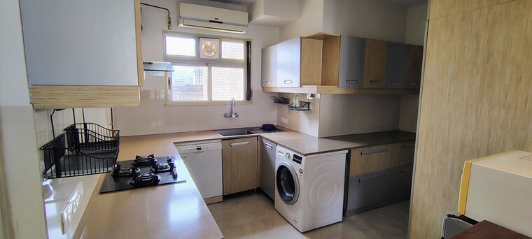 Kitchen, hiranandani-estate-rodas-enclave 3 Bedroom 1152 Sq.Ft. Apartment In Ghodbunder Road Thane 10769014