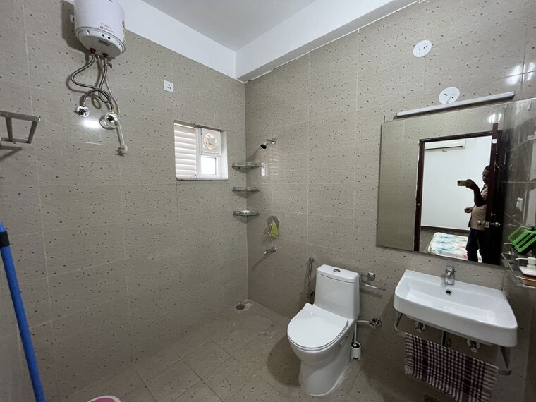 Bathroom, sark-three 3 Bedroom 2700 Sq.Ft. Villa In Mokila Hyderabad 10769021