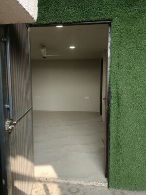 Room in 2 BHK Apartment at Vasant Kunj – for Rent