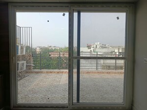 Room in 2 BHK Apartment at Vasant Kunj – for Rent