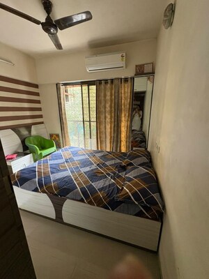 Bedroom in 2 BHK Apartment at Goregaon East – for Rent