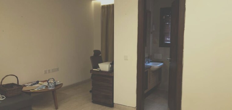 Bathroom, golf links 3.5 Bedroom 3200 Sq.Ft. Apartment In Golf Links Delhi 10769033