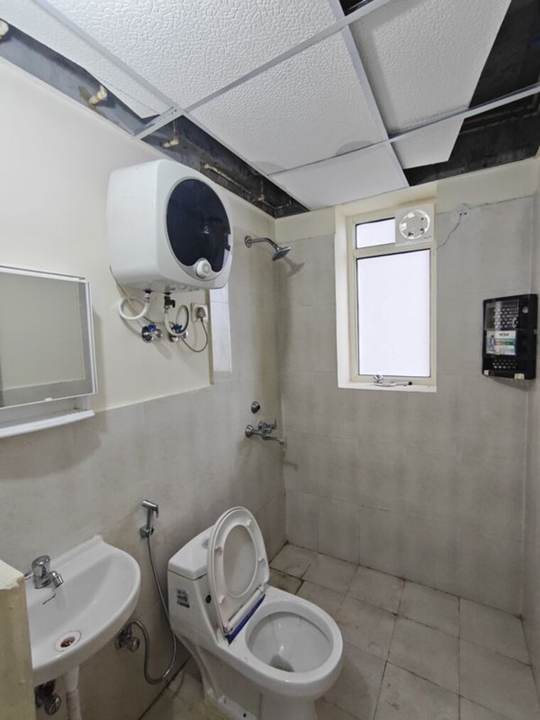 Bathroom, pyramid-infinity 3 Bedroom 720 Sq.Ft. Apartment In Sector 70 Gurgaon 10769052