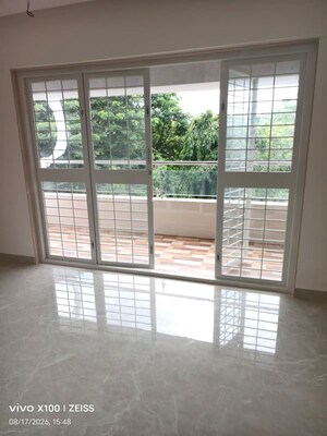 Room in 2 BHK Apartment at Kohinoor Central Park, Hinjewadi – for Sale