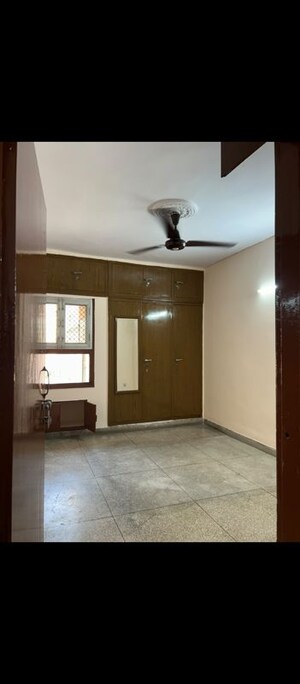 Room in 2 BHK Apartment at Ip Extension – for Rent