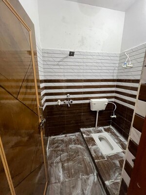 Staircase in 2 BHK Builder Floor at Chinhat – for Rent