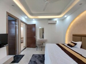 Building Lobby in 1 BHK Independent House at Sector 46 – for Rent