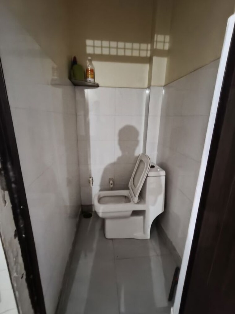 Bathroom, dwarka mor 2 Bedroom 550 Sq.Ft. Builder Floor In Dwarka Mor Delhi 10765500