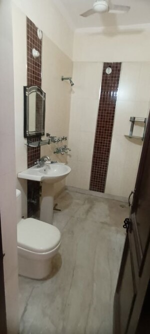 Living Room in 3 BHK Independent House at Sector 16 – for Rent