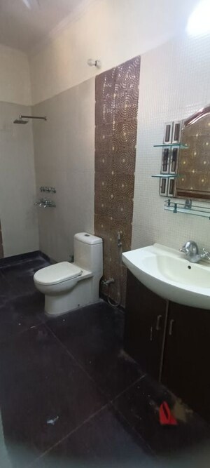 Bathroom in 3 BHK Independent House at Sector 16 – for Rent