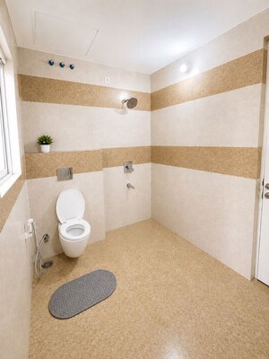Bathroom in 4 BHK Villa at Shalimar Paradise, Faizabad Road – for Rent