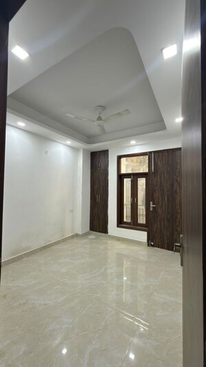 Room in 1 BHK Builder Floor at Neb Sarai – for Rent