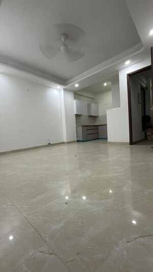 Room in 1 BHK Builder Floor at Neb Sarai – for Rent