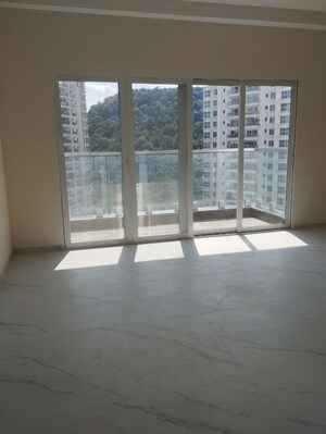 Room in 3 BHK Apartment at Kumar Megapolis Mystic, Hinjewadi – for Rent