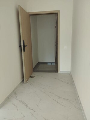 Room in 3 BHK Apartment at Kumar Megapolis Mystic, Hinjewadi – for Rent