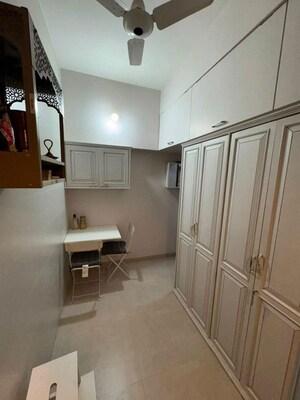  Studio Apartment at Pali Hill Apartment, Bandra West – for Rent