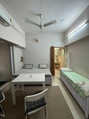 Bedroom in Studio Apartment at Pali Hill Apartment, Bandra West – for Rent