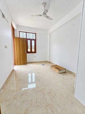 Room in 3 BHK Builder Floor at Chattarpur – for Rent
