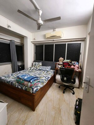 Bedroom in 2 BHK Apartment at Bandra West – for Rent