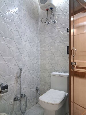 Bathroom in 3.5 BHK Builder Floor at Tulip Mall, Sector 46 – for Rent