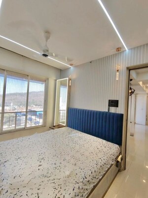 Room in 3.5 BHK Apartment at Prakruti Pearl, Ghodbunder Road – for Rent
