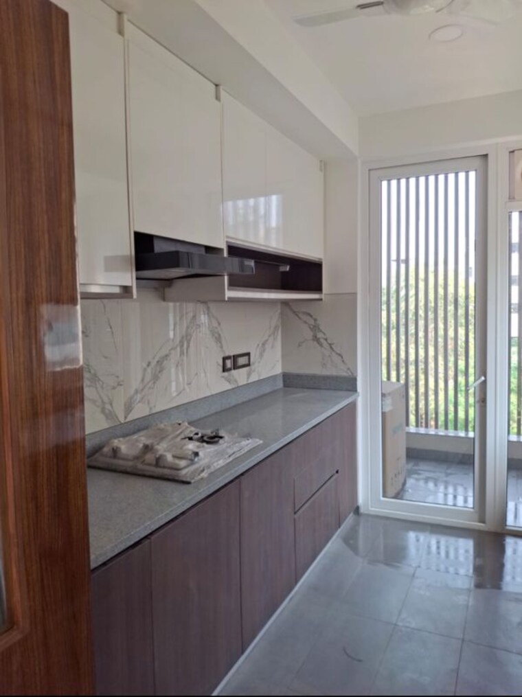 Kitchen, rosemary-palm-floors 4 Bedroom 360 Sq.Yd. Apartment In Dlf Phase iv Gurgaon 10769173