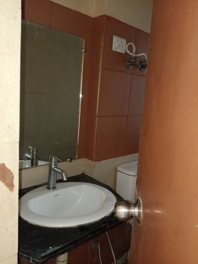 Bathroom, mahagun-my-woods 3 Bedroom 1240 Sq.Ft. Apartment In Sector 16c Greater Noida Greater Noida 10769191
