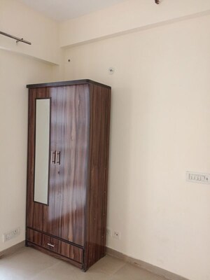 Room in 3 BHK Apartment at Mahagun My Woods, Sector 16c Greater Noida – for Rent