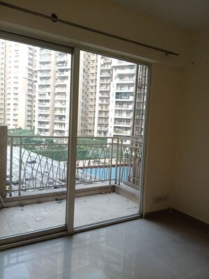 Room in 3 BHK Apartment at Mahagun My Woods, Sector 16c Greater Noida – for Rent