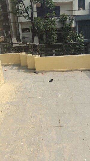 Balcony in 4 BHK Apartment at Arun Vihar Sector 37, Sector 37 – for Rent