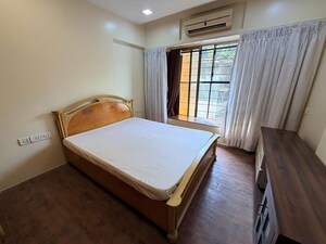 Bedroom in 2 BHK Apartment at Bandra West – for Rent