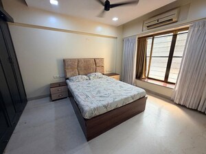 Bedroom in 2 BHK Apartment at Bandra West – for Rent