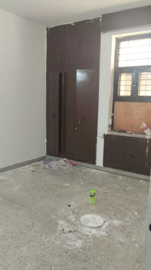 Room in 4 BHK Independent House at RWA Apartments Sector 30, Sector 30 – for Rent