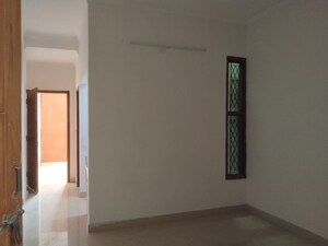 Room in 1 BHK Builder Floor at Neb Sarai – for Rent