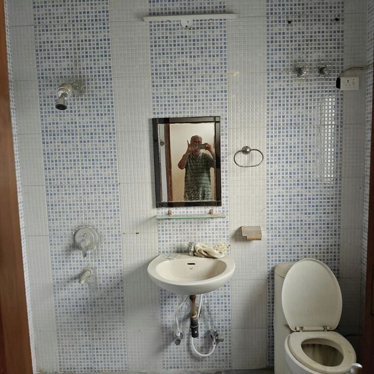 Bathroom, tulip-mall 3 Bedroom 1500 Sq.Ft. Independent House In Sector 46 Noida 10769223