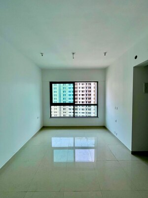 Room in 1 BHK Apartment at Kalpataru Immensa, Kolshet Road – for Sale