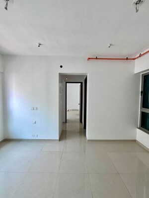 Room in 1 BHK Apartment at Kalpataru Immensa, Kolshet Road – for Sale