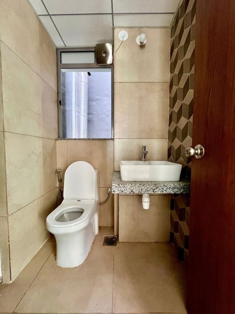 Bathroom, kalpataru-immensa 1 Bedroom 550 Sq.Ft. Apartment In Kolshet Road Thane 10769241
