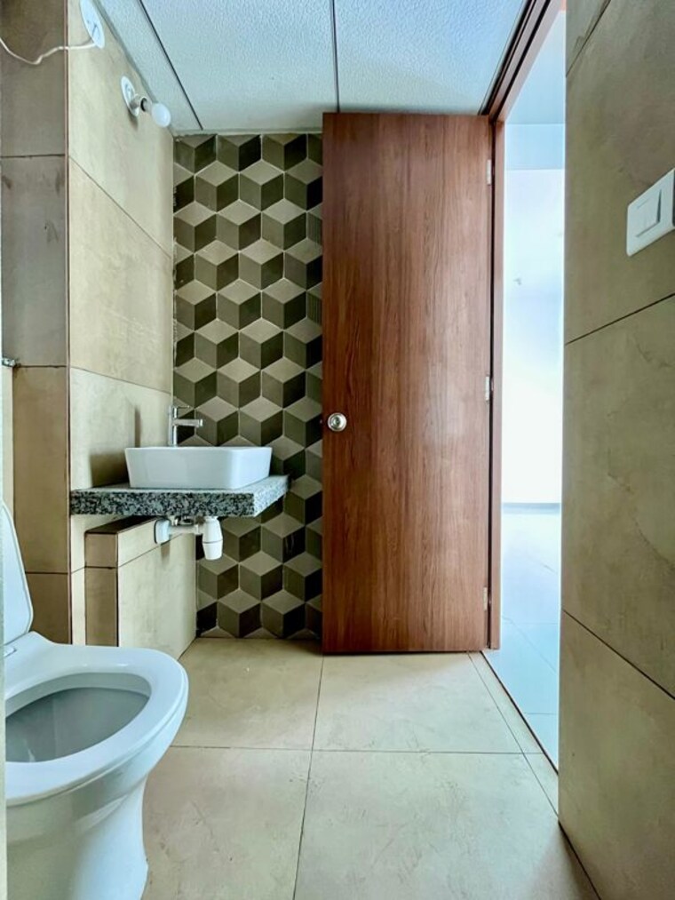 Bathroom, kalpataru-immensa 1 Bedroom 550 Sq.Ft. Apartment In Kolshet Road Thane 10769241