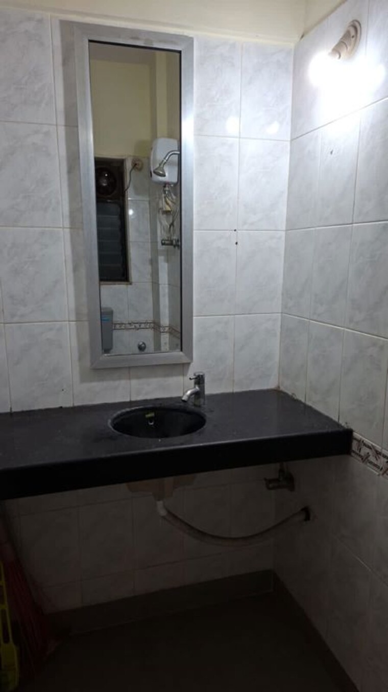 Bathroom, dheeraj-darshan 2 Bedroom 950 Sq.Ft. Apartment In Jogeshwari East Mumbai 10769276
