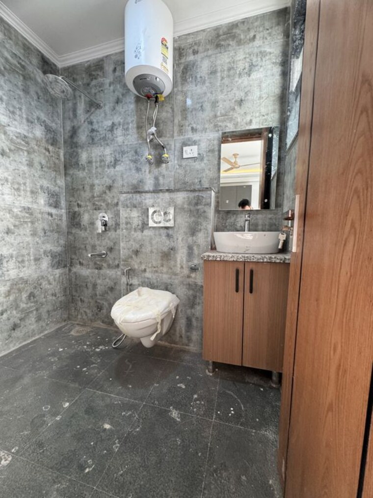 Bathroom, chattarpur 3 Bedroom 1500 Sq.Ft. Apartment In Chattarpur Delhi 10769291