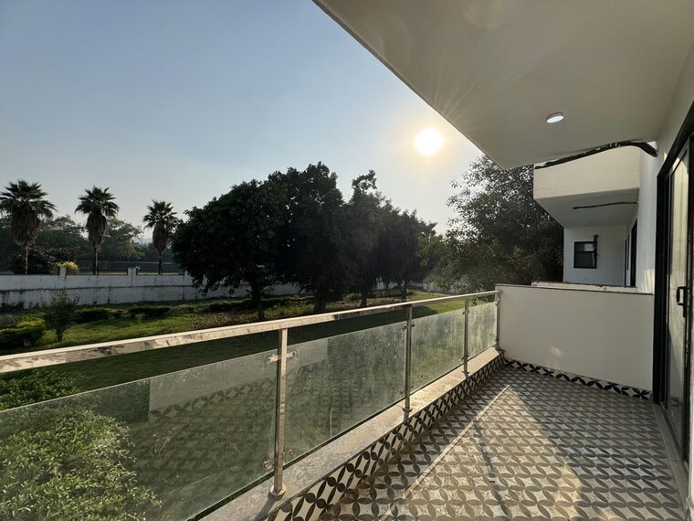 Balcony, chattarpur 3 Bedroom 1500 Sq.Ft. Apartment In Chattarpur Delhi 10769291