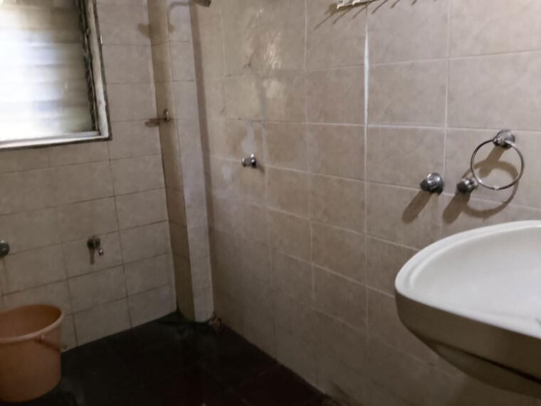 Bathroom, dhananjay-apartment-andheri 1 Bedroom 400 Sq.Ft. Apartment In Andheri West Mumbai 10769293