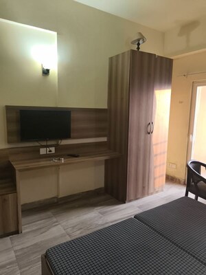 Bedroom in 1 RK Apartment at Paramount Oak, Zeta I Greater Noida – for Rent