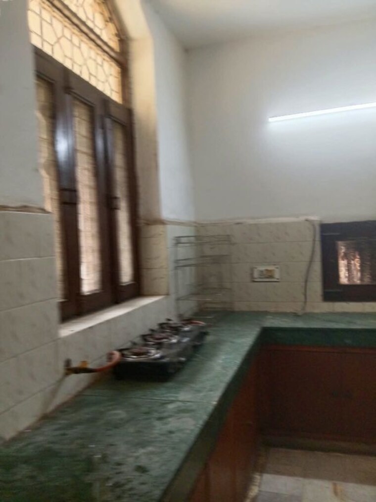 Kitchen, malviya nagar 3 Bedroom 200 Sq.Yd. Builder Floor In Malviya Nagar Delhi 10320974