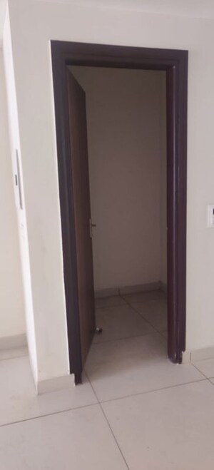Building Lobby in 3 BHK Apartment at GHB Splande, Patiala Road – for Rent