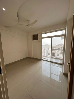 Room in 3 BHK Apartment at Adore Happy Homes, Sector 86 – for Sale